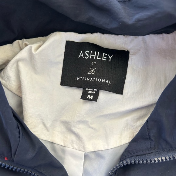 Windbreaker - Picture 2 of 3